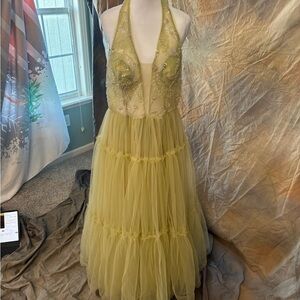 Elegant Backless Yellow Tulle Dress